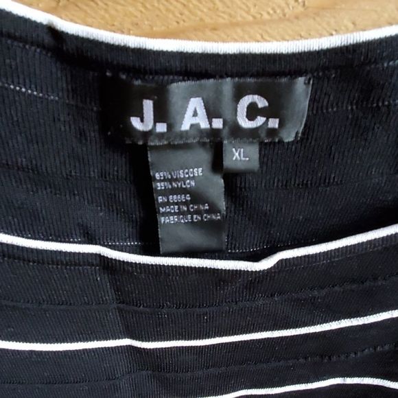 J.A.C. Black and White Tank XL - Picture 3 of 6